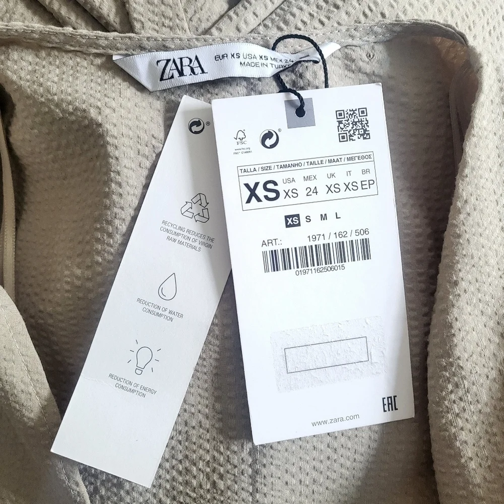 Zara details sleeveless